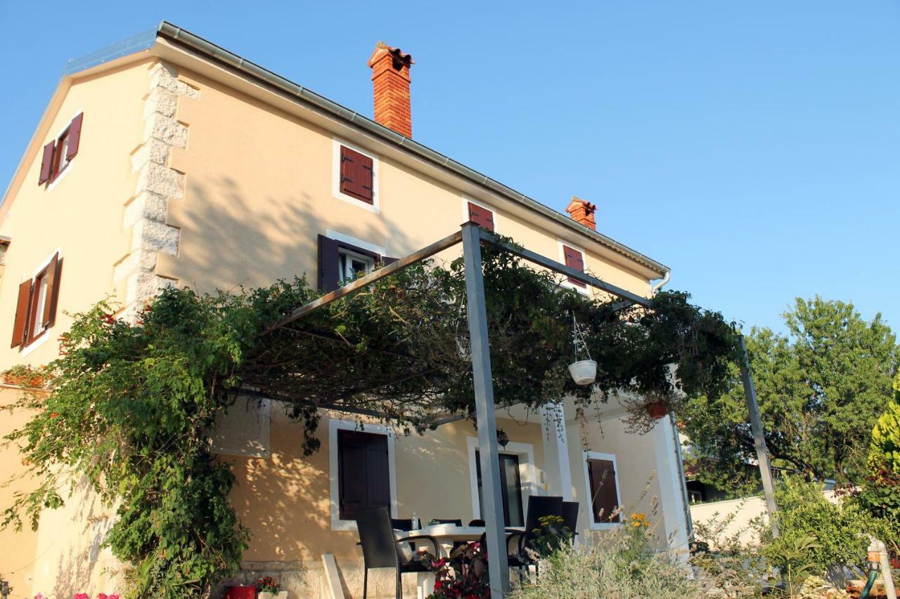 Apartments Borghetto Vinkuran Exteriör bild