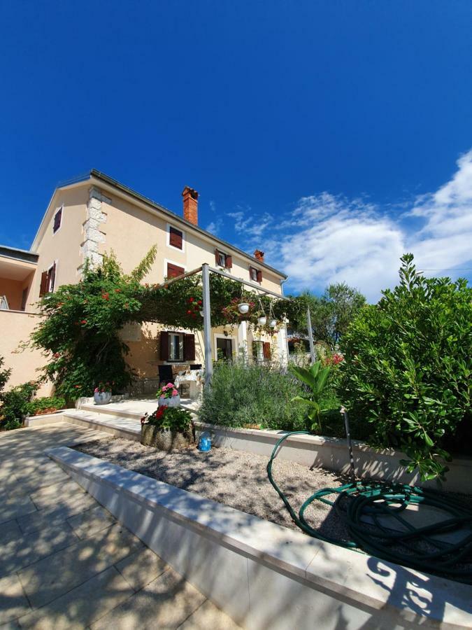 Apartments Borghetto Vinkuran Exteriör bild