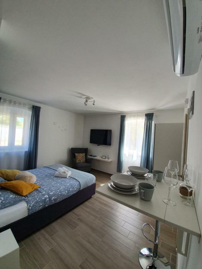 Apartments Borghetto Vinkuran Exteriör bild